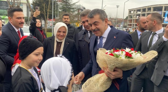  Tekin:  Hep beraber taşın altına elimizi koyalım 